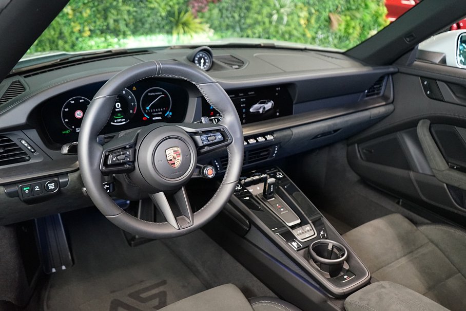 Porsche 911 992.2 Carrera GTS Cabriolet