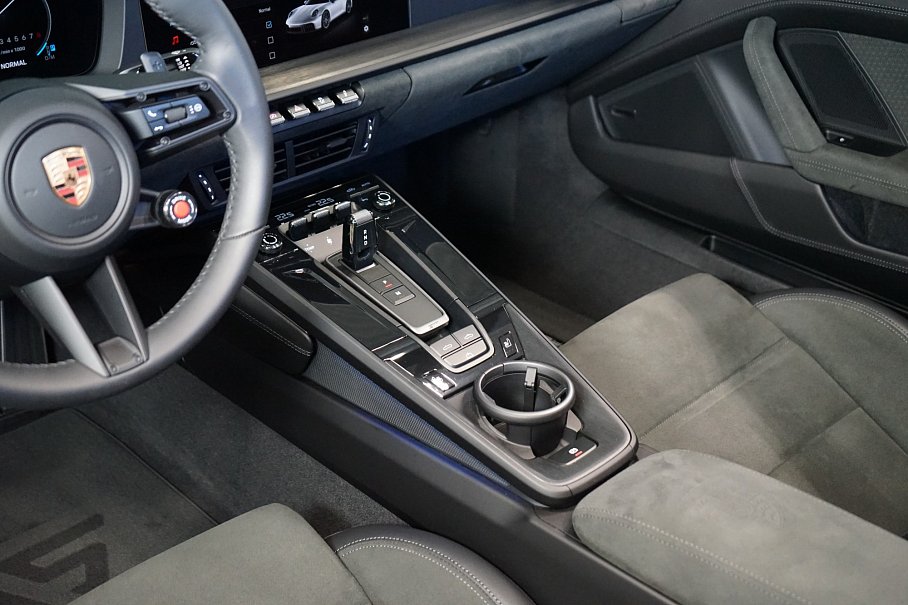 Porsche 911 992.2 Carrera GTS Cabriolet