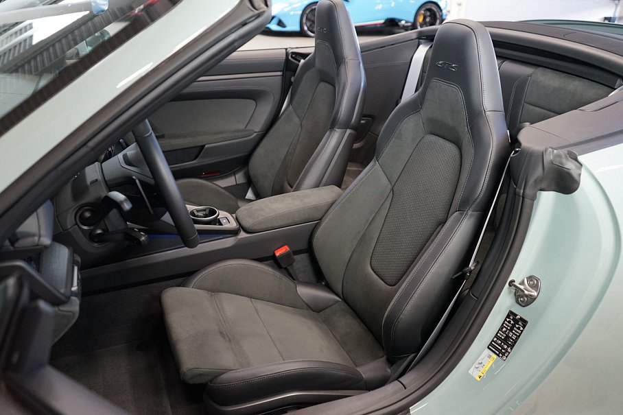 Porsche 911 992.2 Carrera GTS Cabriolet