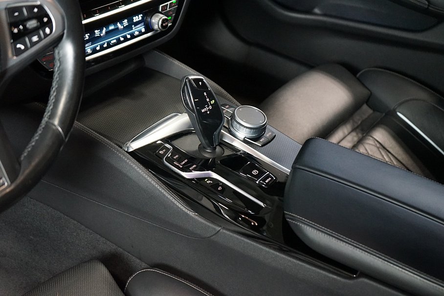 BMW Řada 5 M550i xDrive