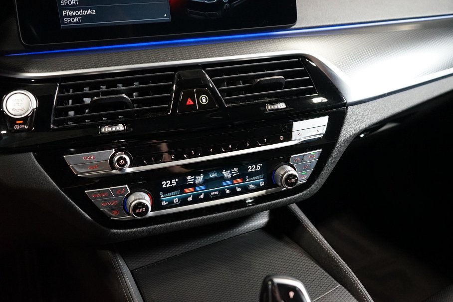 BMW Řada 5 M550i xDrive
