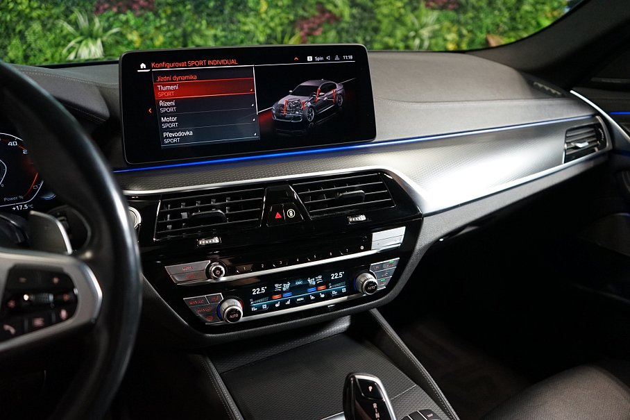 BMW Řada 5 M550i xDrive