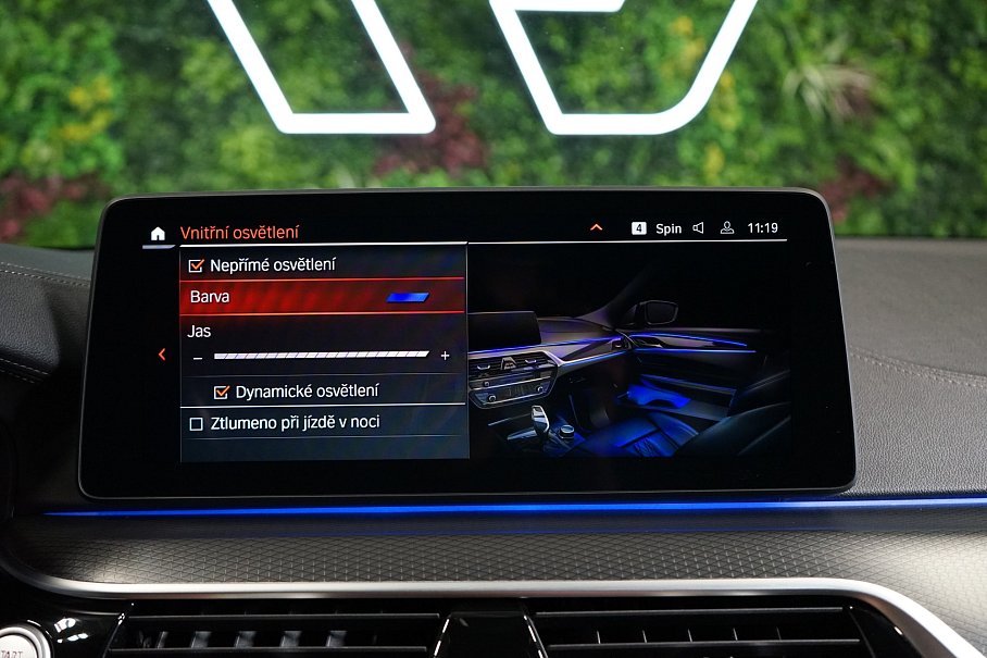 BMW Řada 5 M550i xDrive