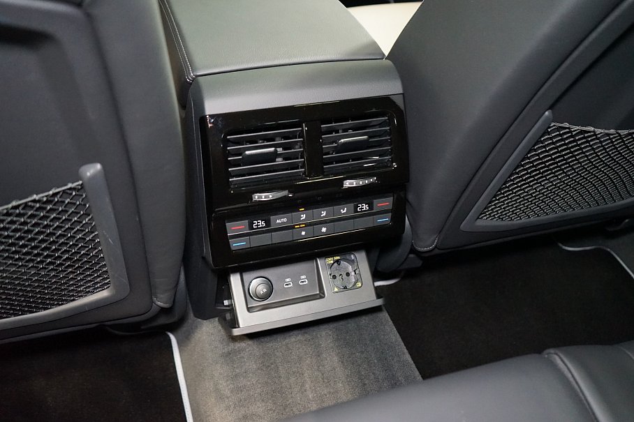 Volkswagen Touareg 3.0 TDI R-Line 4Motion