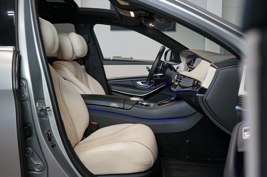 Mercedes-Benz Třída S 560 4Matic