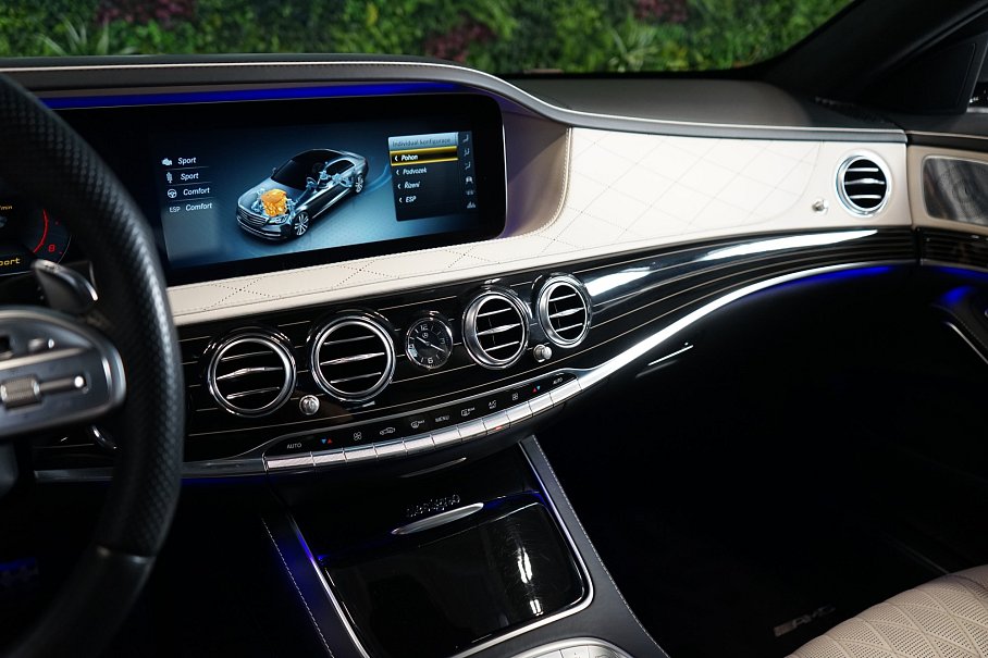 Mercedes-Benz Třída S 560 4Matic