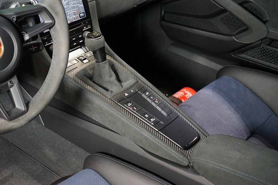 Porsche Cayman 718 GT4 RS