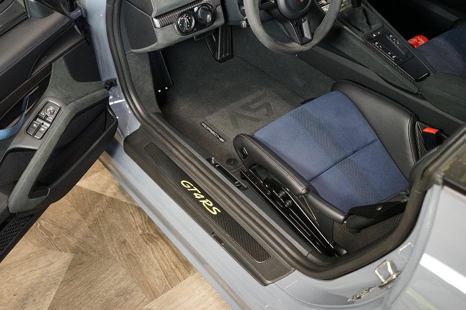 Porsche Cayman 718 GT4 RS