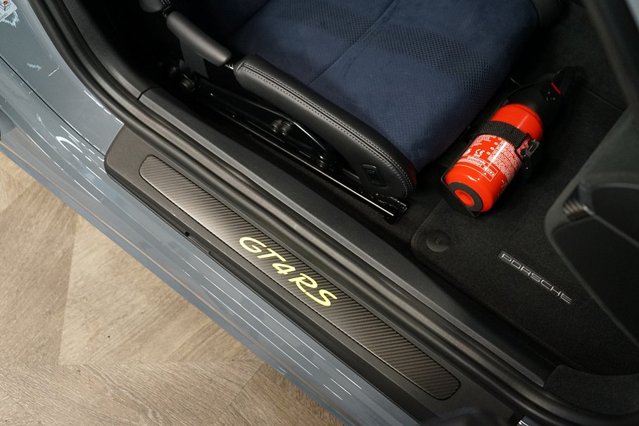 Porsche Cayman 718 GT4 RS