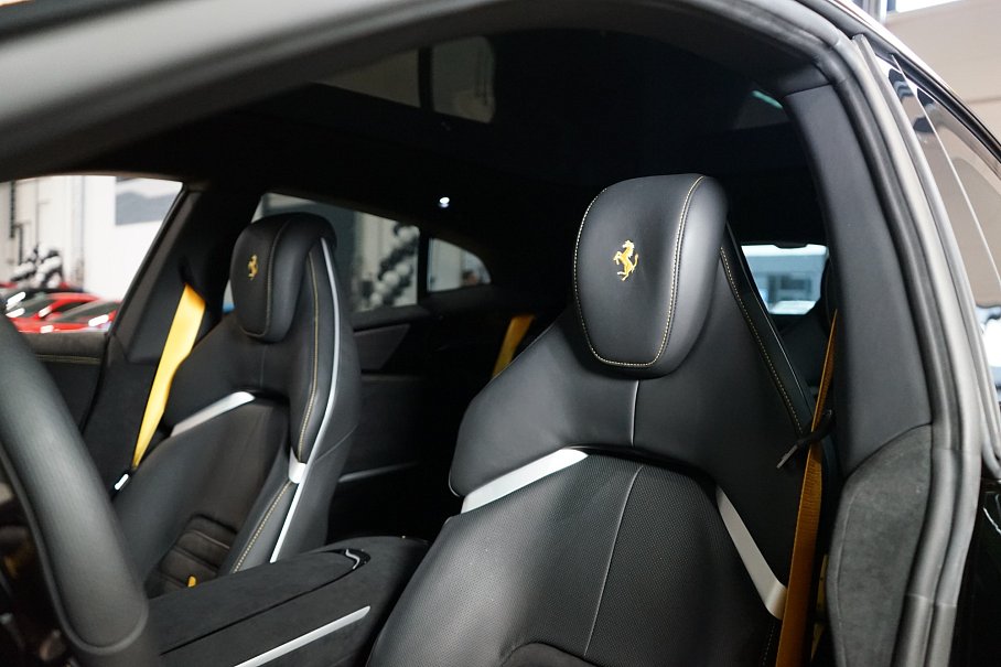 Ferrari Purosangue 