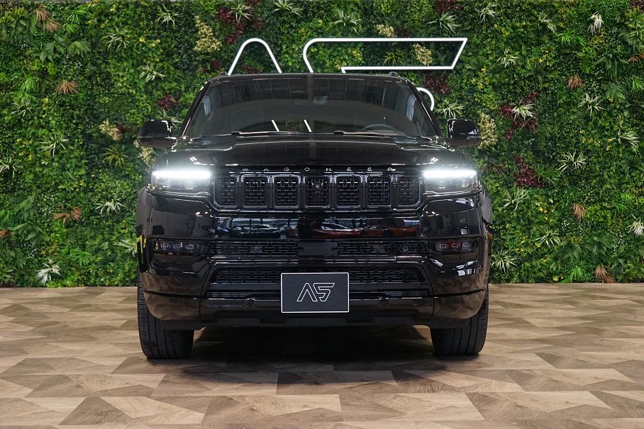 Jeep Grand Wagoneer Series 2