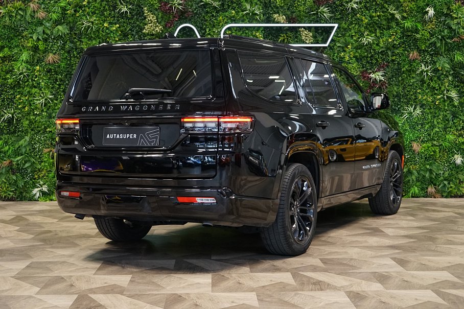 Jeep Grand Wagoneer Series 2
