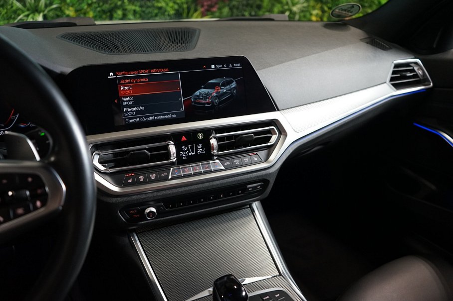 BMW Řada 3 320d xDrive Touring