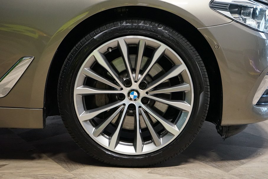 BMW Řada 5 530d xDrive Touring