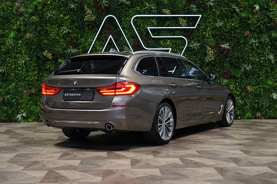 BMW Řada 5 530d xDrive Touring