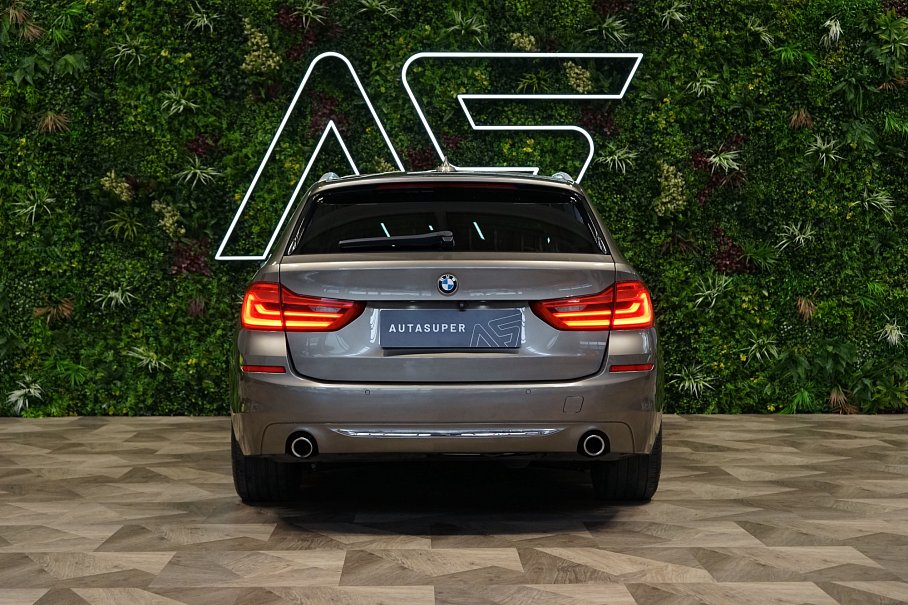 BMW Řada 5 530d xDrive Touring