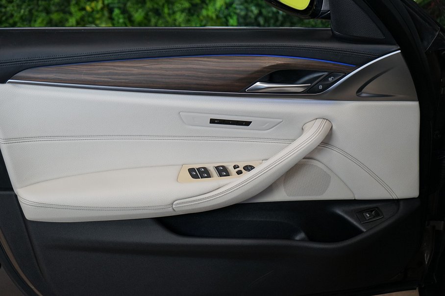 BMW Řada 5 530d xDrive Touring