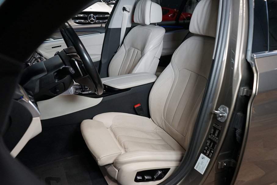 BMW Řada 5 530d xDrive Touring