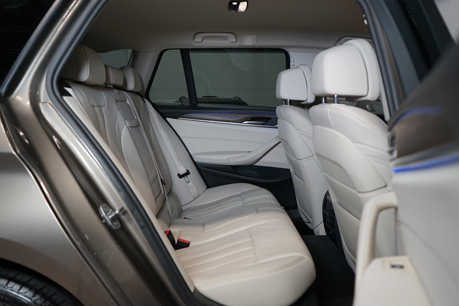 BMW Řada 5 530d xDrive Touring
