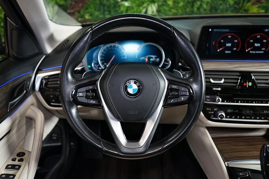 BMW Řada 5 530d xDrive Touring