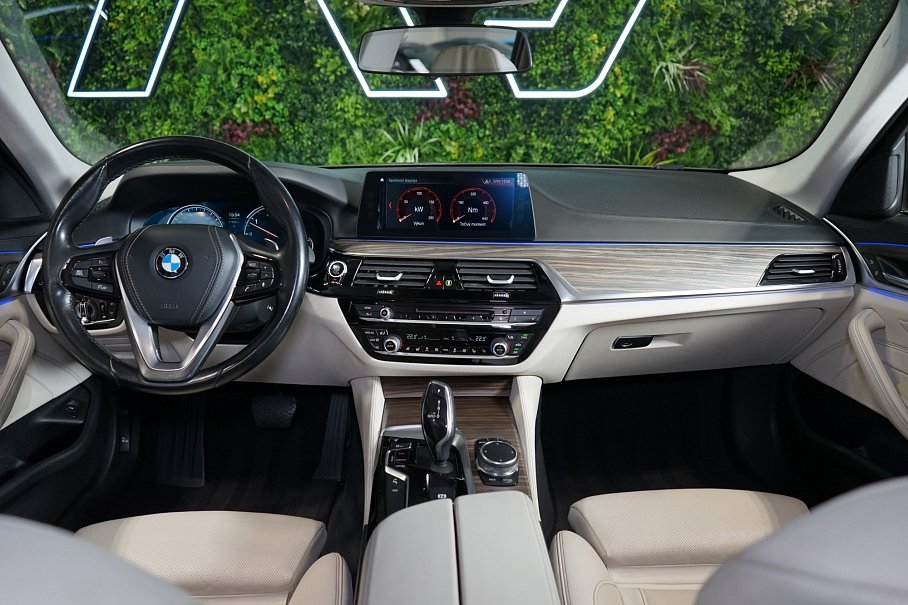 BMW Řada 5 530d xDrive Touring