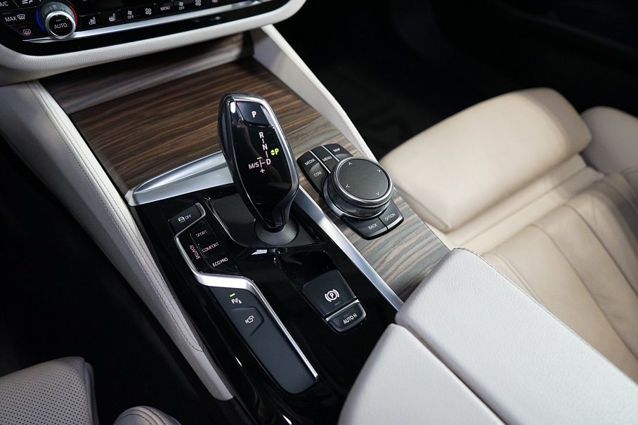 BMW Řada 5 530d xDrive Touring