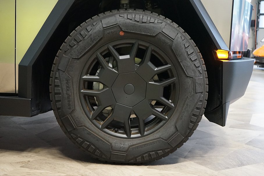 Tesla Cybertruck Cyberbeast