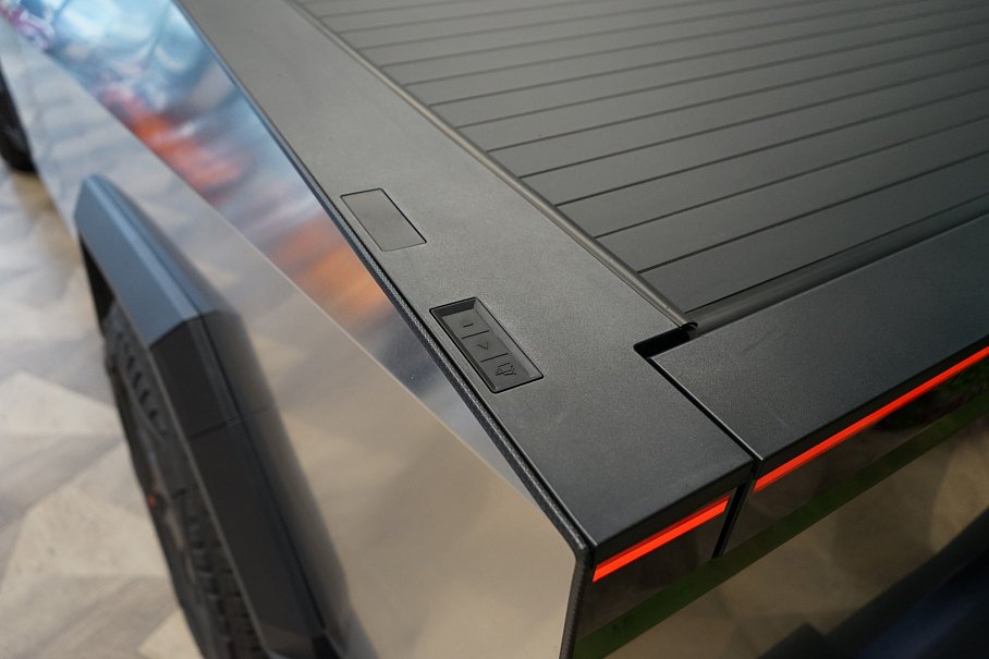 Tesla Cybertruck Cyberbeast