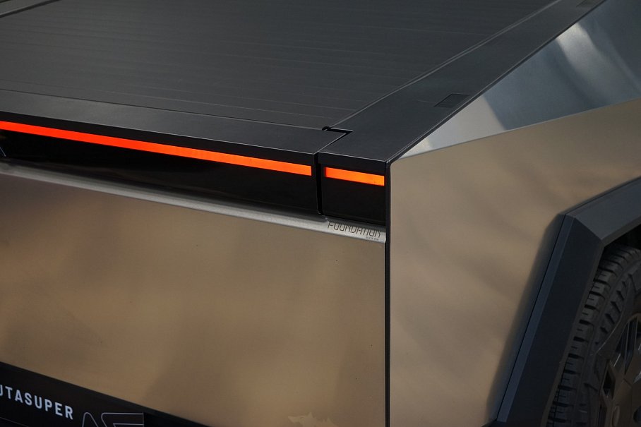 Tesla Cybertruck Cyberbeast