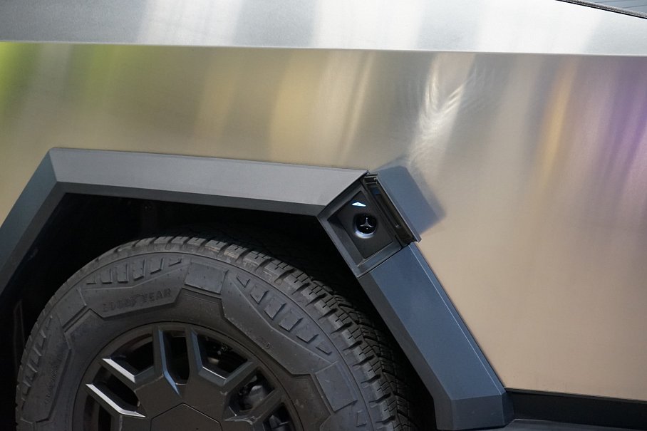 Tesla Cybertruck Cyberbeast