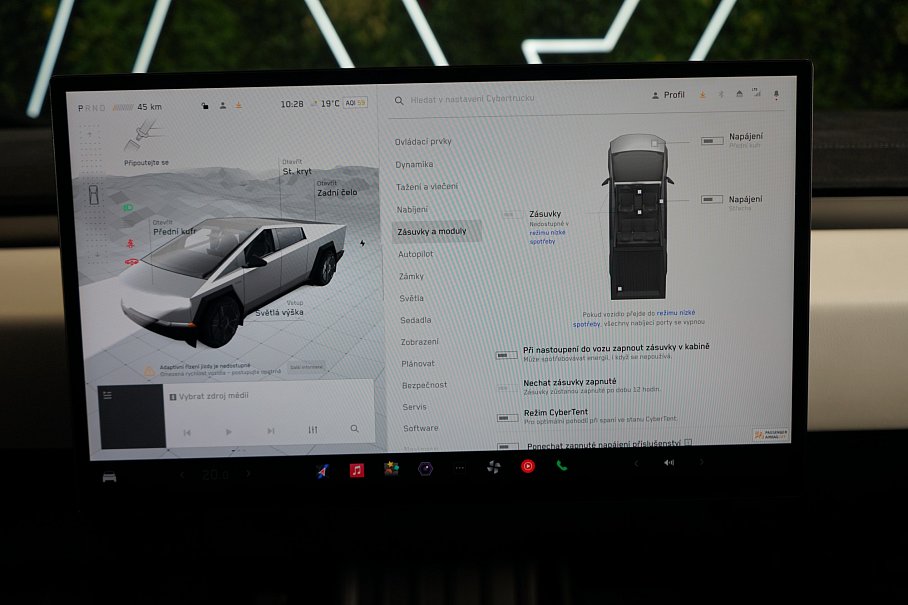 Tesla Cybertruck Cyberbeast