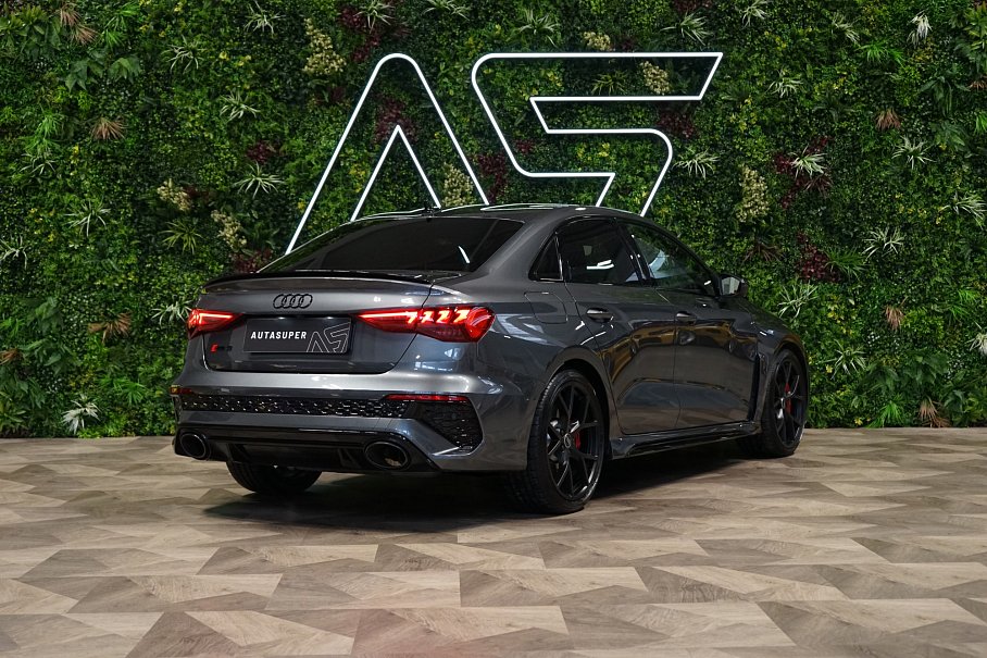Audi RS 3 Limousine 2.5 TFSI quattro
