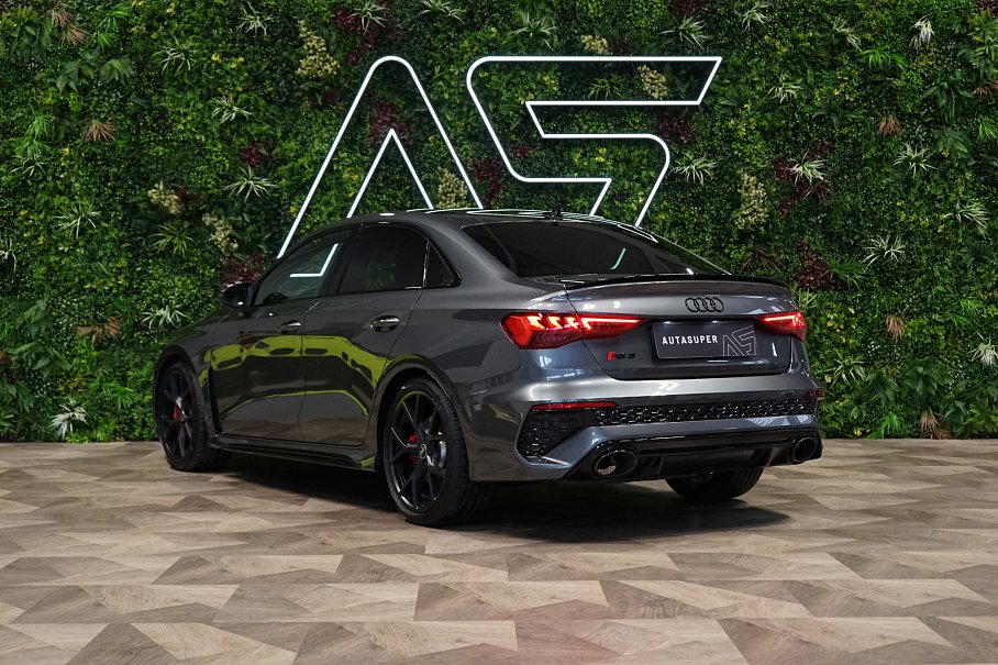 Audi RS 3 Limousine 2.5 TFSI quattro