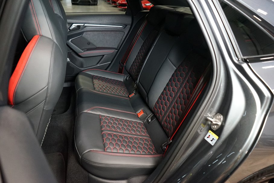 Audi RS 3 Limousine 2.5 TFSI quattro