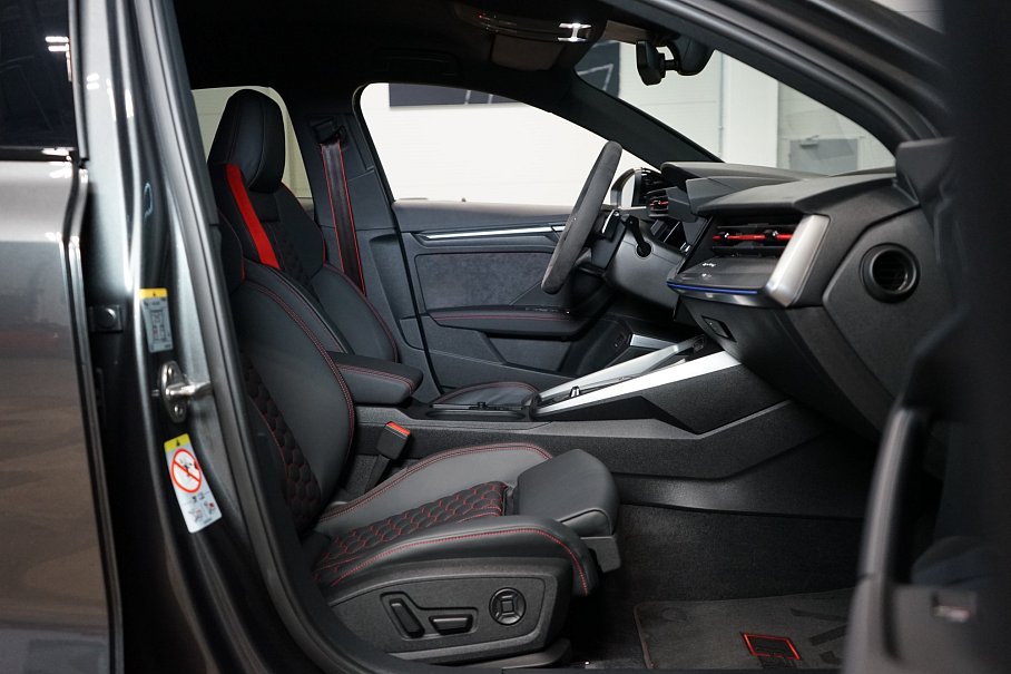 Audi RS 3 Limousine 2.5 TFSI quattro
