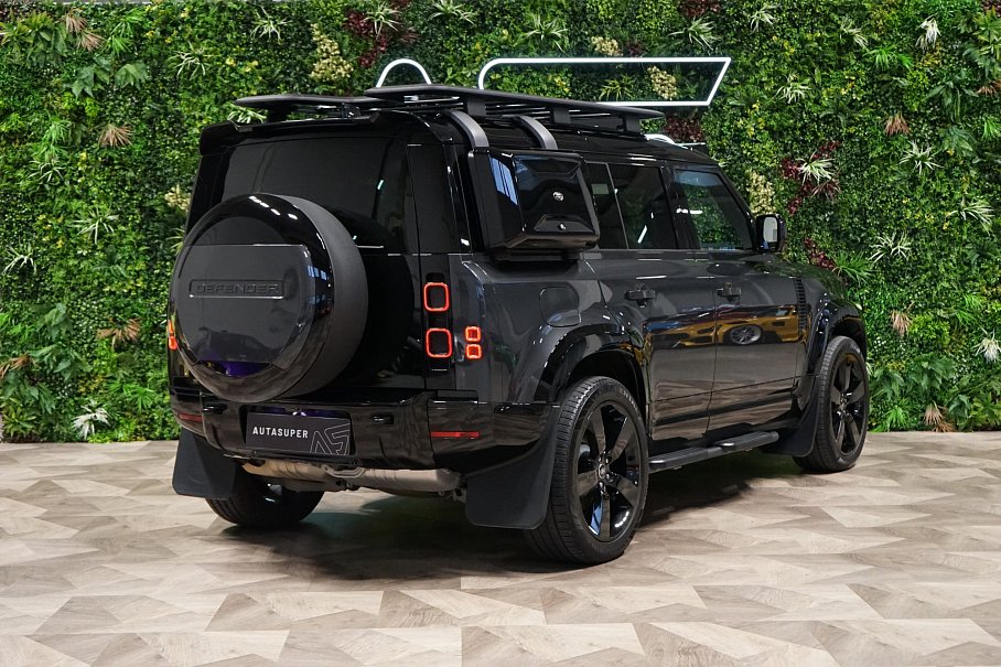 Land Rover Defender D300 110 X-Dynamic HSE