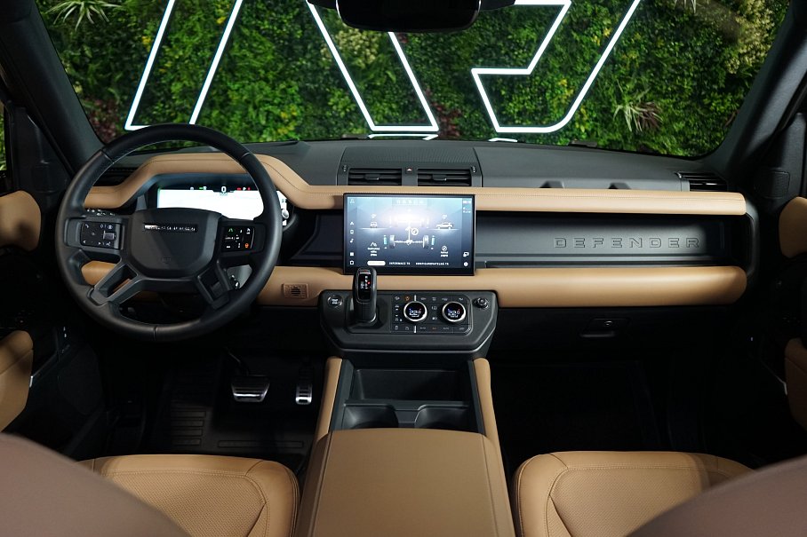 Land Rover Defender D300 110 X-Dynamic HSE