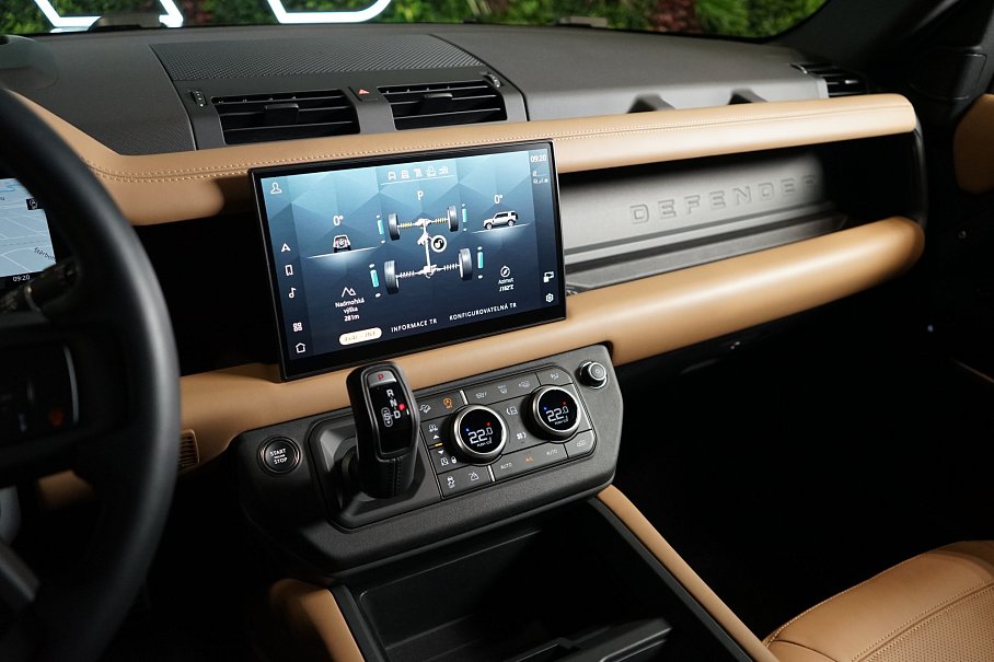 Land Rover Defender D300 110 X-Dynamic HSE