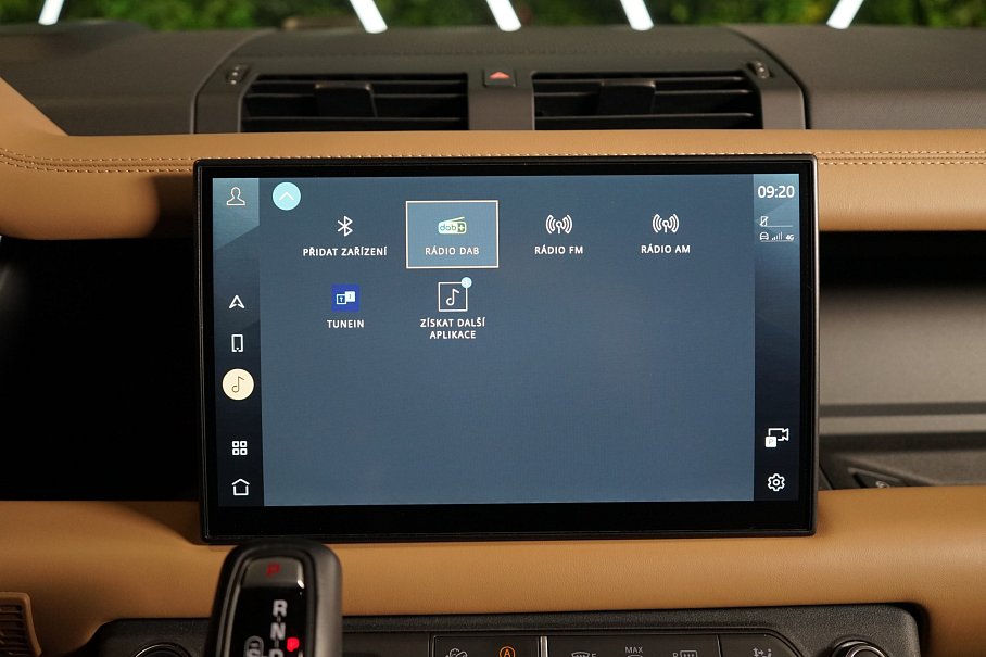 Land Rover Defender D300 110 X-Dynamic HSE