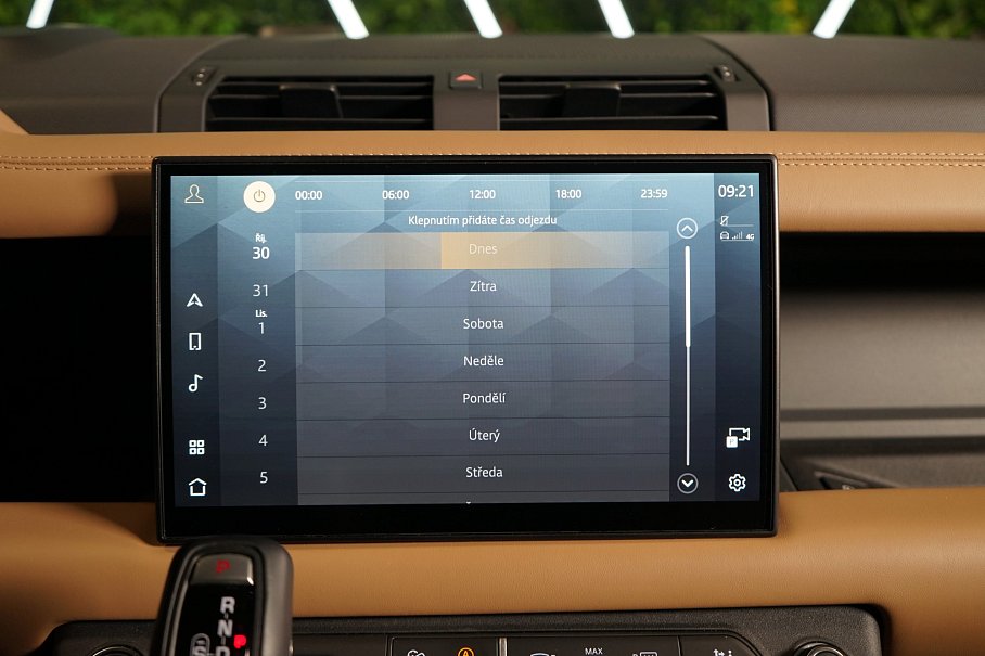 Land Rover Defender D300 110 X-Dynamic HSE