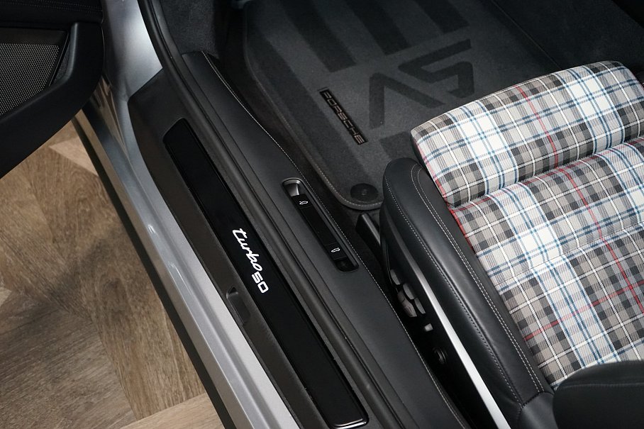 Porsche 911 Turbo 50 Years Limited Edition 0539/1974