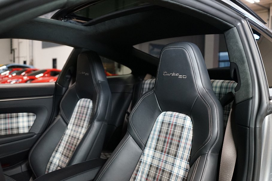 Porsche 911 Turbo 50 Years Limited Edition 0539/1974