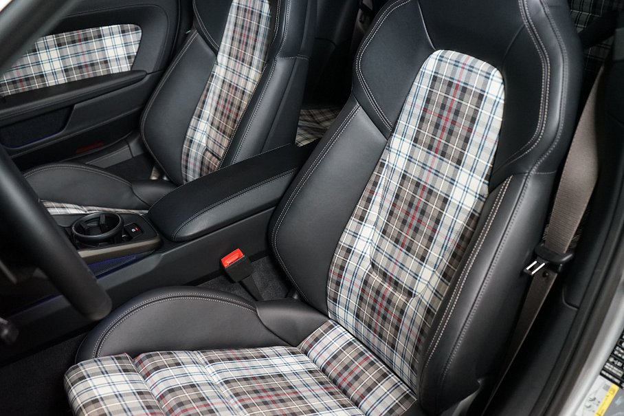 Porsche 911 Turbo 50 Years Limited Edition 0539/1974