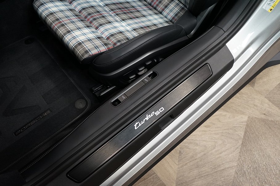 Porsche 911 Turbo 50 Years Limited Edition 0539/1974