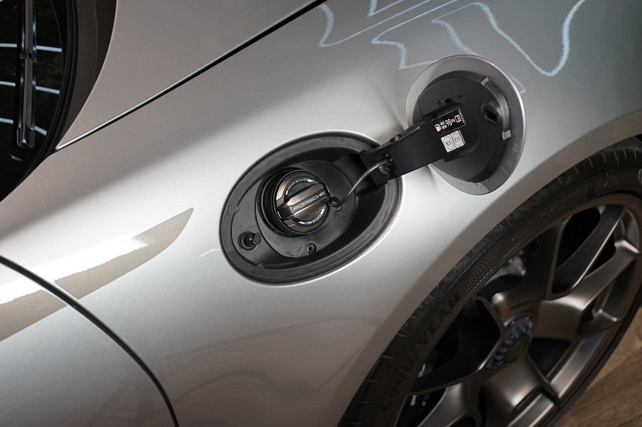 Porsche 911 Turbo 50 Years Limited Edition 0539/1974