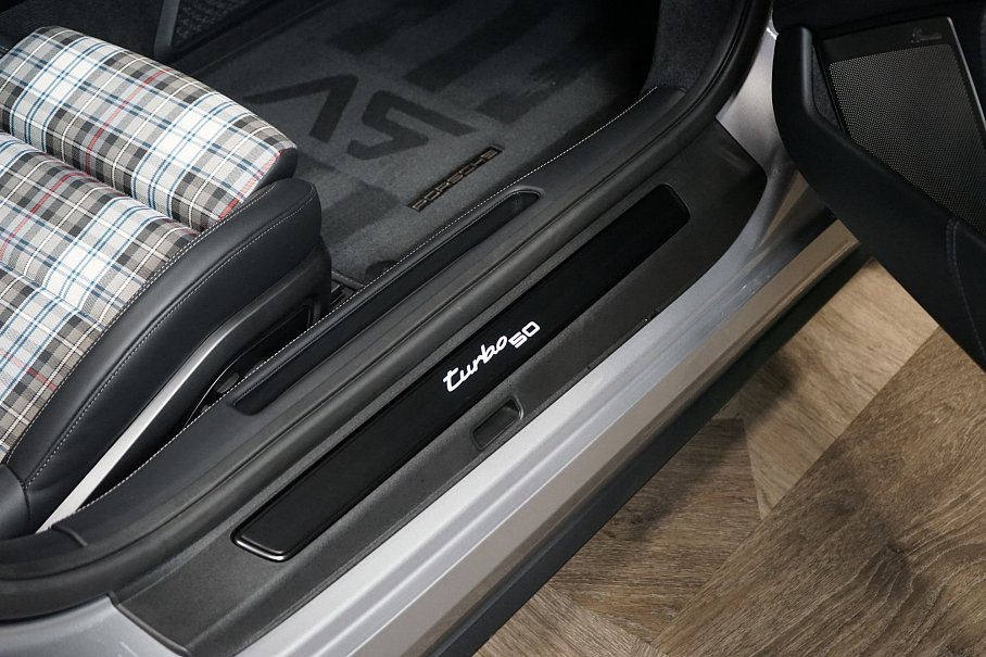 Porsche 911 Turbo 50 Years Limited Edition 0539/1974