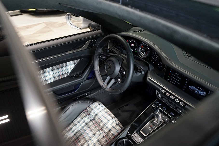 Porsche 911 Turbo 50 Years Limited Edition 0539/1974