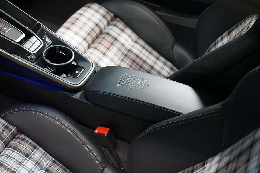 Porsche 911 Turbo 50 Years Limited Edition 0539/1974