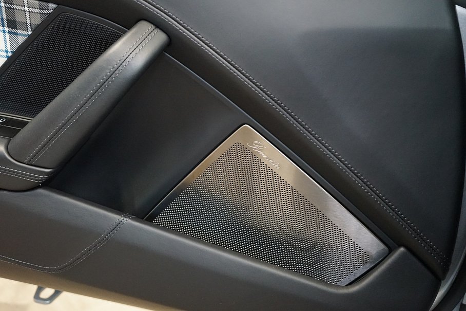 Porsche 911 Turbo 50 Years Limited Edition 0539/1974