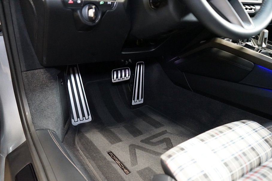 Porsche 911 Turbo 50 Years Limited Edition 0539/1974